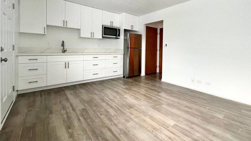 AVAILABLE NOW! PARTIALLY RENOVATED UPPER 2BED/2BATH 780 SQUARE FEET UNIT WITH 2 CAR TANDEM PARKING property image