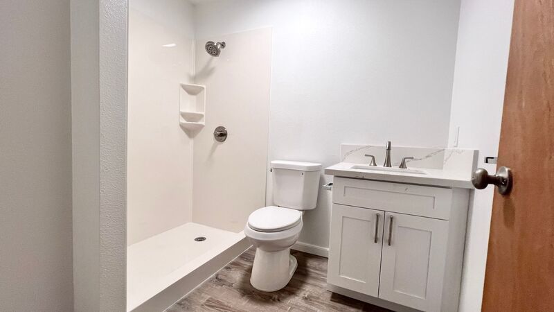 AVAILABLE NOW! PARTIALLY RENOVATED UPPER 2BED/2BATH 780 SQUARE FEET UNIT WITH 2 CAR TANDEM PARKING property image