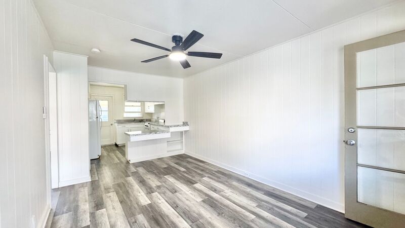 2 BEDROOM UPPER LEVEL UNIT IN CONVENIENT MCCULLY property image