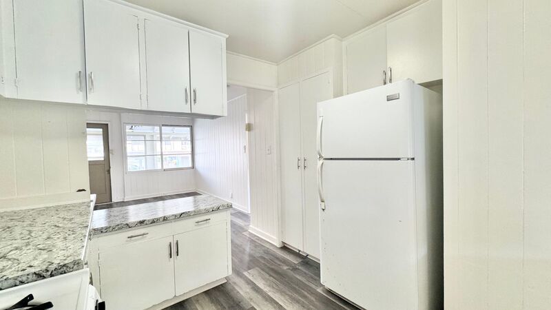 2 BEDROOM UPPER LEVEL UNIT IN CONVENIENT MCCULLY property image