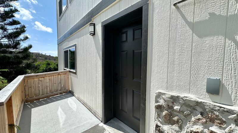 NEWLY REMODELED STUDIO/1 BATH HOME IN MOANALUA VALLEY! property image