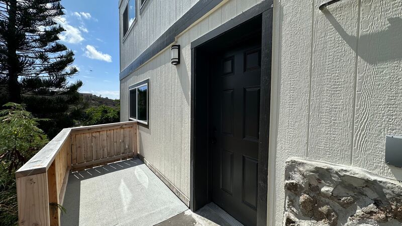 NEWLY REMODELED STUDIO/1 BATH HOME IN MOANALUA VALLEY! property image