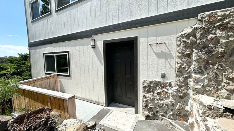 NEWLY REMODELED STUDIO/1 BATH HOME IN MOANALUA VALLEY! property image