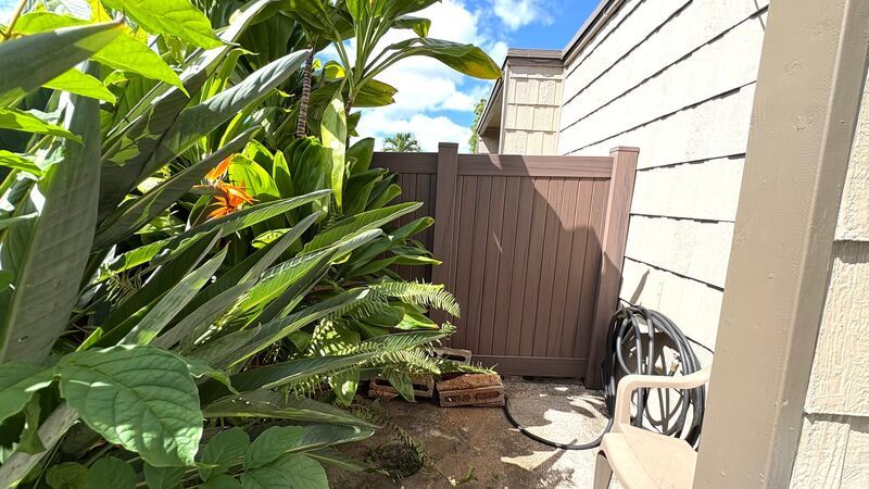 AVAILABLE NOW! 2 BED/1 BATH TOWNHOME W/ LOFT & COVERED PATIO IN MILILANI - Pet Friendly! property image