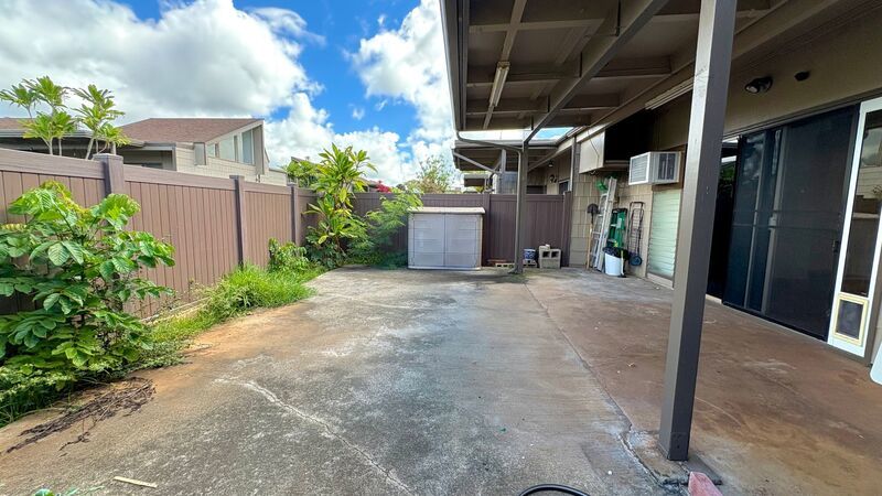 AVAILABLE NOW! 2 BED/1 BATH TOWNHOME W/ LOFT & COVERED PATIO IN MILILANI - Pet Friendly! property image