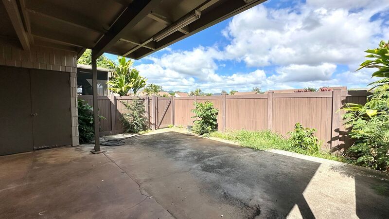 AVAILABLE NOW! 2 BED/1 BATH TOWNHOME W/ LOFT & COVERED PATIO IN MILILANI - Pet Friendly! property image
