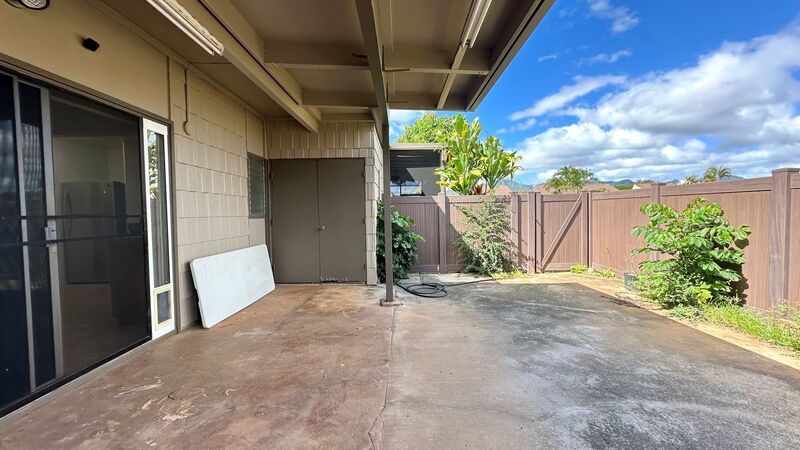 AVAILABLE NOW! 2 BED/1 BATH TOWNHOME W/ LOFT & COVERED PATIO IN MILILANI - Pet Friendly! property image