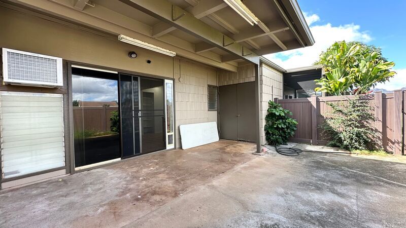 AVAILABLE NOW! 2 BED/1 BATH TOWNHOME W/ LOFT & COVERED PATIO IN MILILANI - Pet Friendly! property image