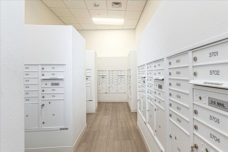 High Floor 2 BED/2 BATH/2 PRKG in brand new ILILANI - W/D INSIDE, LANAI, Corner Unit w/ Ocean View!! property image