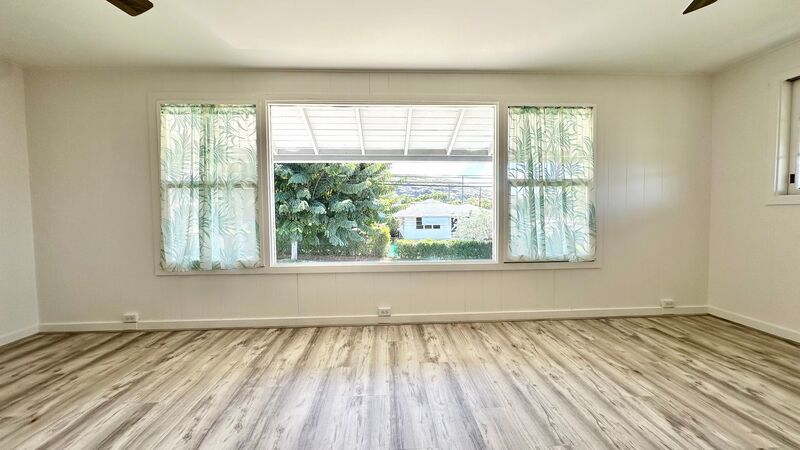 AVAIL NOW 3 BED/1 BATH, GARAGE, AC, & WASHER/DRYER in MANOA!! property image