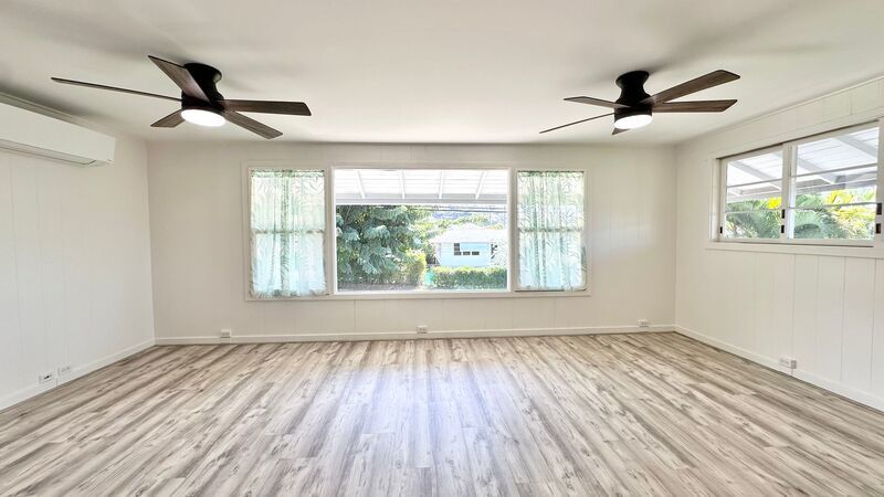 AVAIL NOW 3 BED/1 BATH, GARAGE, AC, & WASHER/DRYER in MANOA!! property image