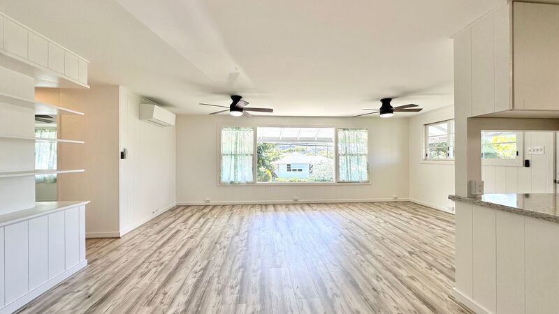 AVAIL NOW 3 BED/1 BATH, GARAGE, AC, & WASHER/DRYER in MANOA!! property image