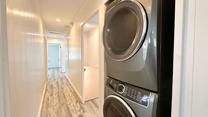 AVAIL NOW 3 BED/1 BATH, GARAGE, AC, & WASHER/DRYER in MANOA!! property image