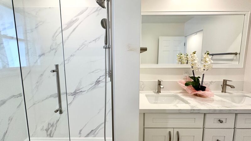 AVAIL NOW 3 BED/1 BATH, GARAGE, AC, & WASHER/DRYER in MANOA!! property image