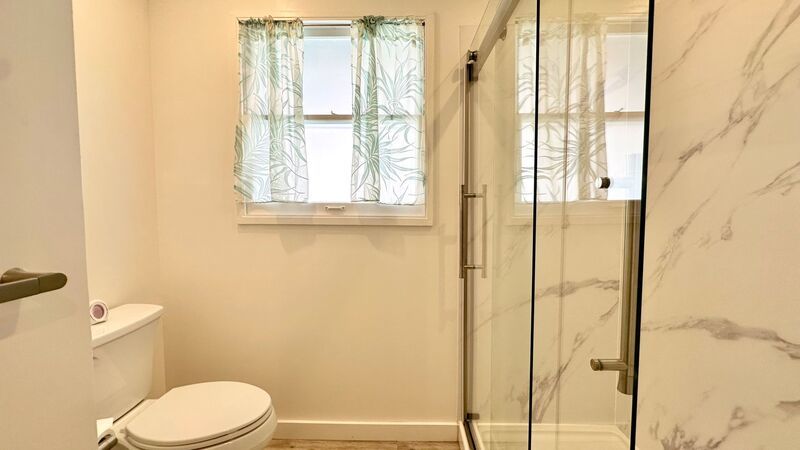 AVAIL NOW 3 BED/1 BATH, GARAGE, AC, & WASHER/DRYER in MANOA!! property image