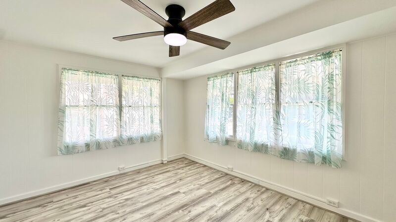 AVAIL NOW 3 BED/1 BATH, GARAGE, AC, & WASHER/DRYER in MANOA!! property image