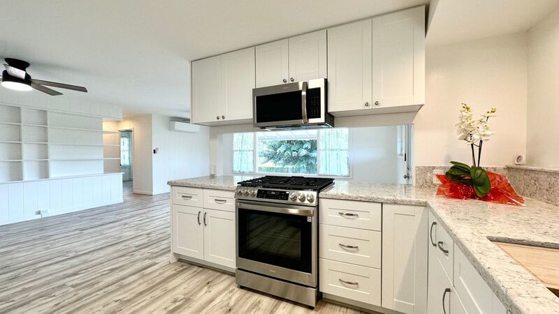 AVAIL NOW 3 BED/1 BATH, GARAGE, AC, & WASHER/DRYER in MANOA!! property image