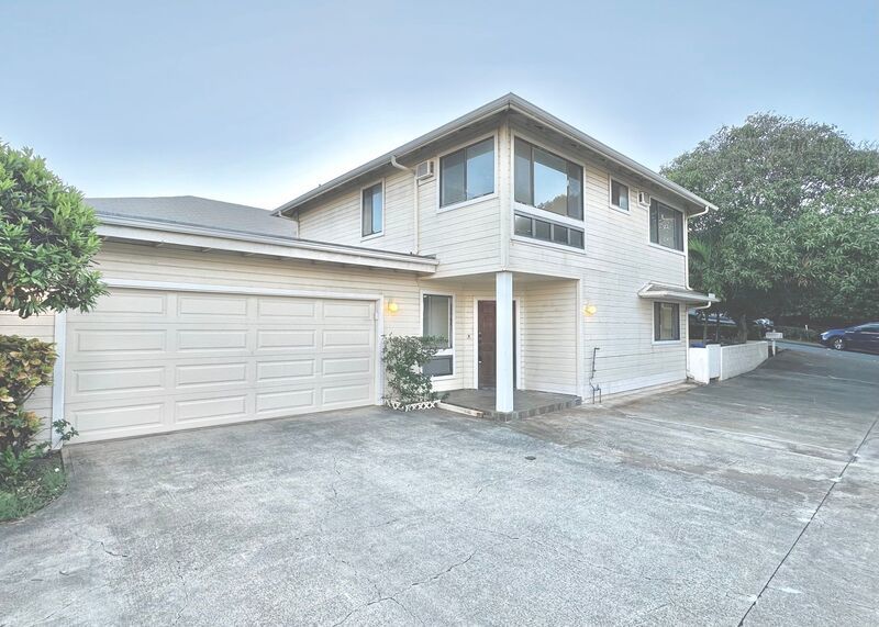 SPACIOUS 3 BEDROOM 2.5 BATH HOME IN KAIMUKI W/2 CAR GARAGE property image