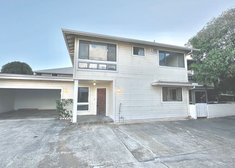 SPACIOUS 3 BEDROOM 2.5 BATH HOME IN KAIMUKI W/2 CAR GARAGE property image