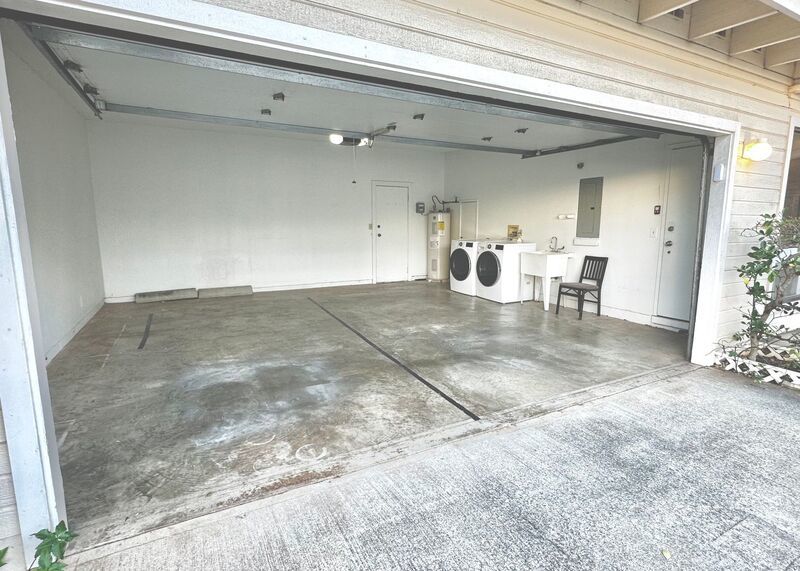 SPACIOUS 3 BEDROOM 2.5 BATH HOME IN KAIMUKI W/2 CAR GARAGE property image