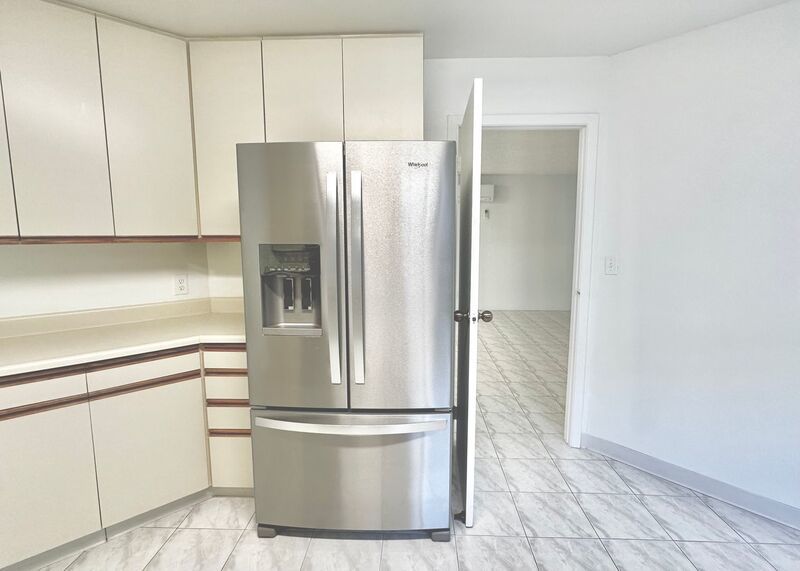 SPACIOUS 3 BEDROOM 2.5 BATH HOME IN KAIMUKI W/2 CAR GARAGE property image