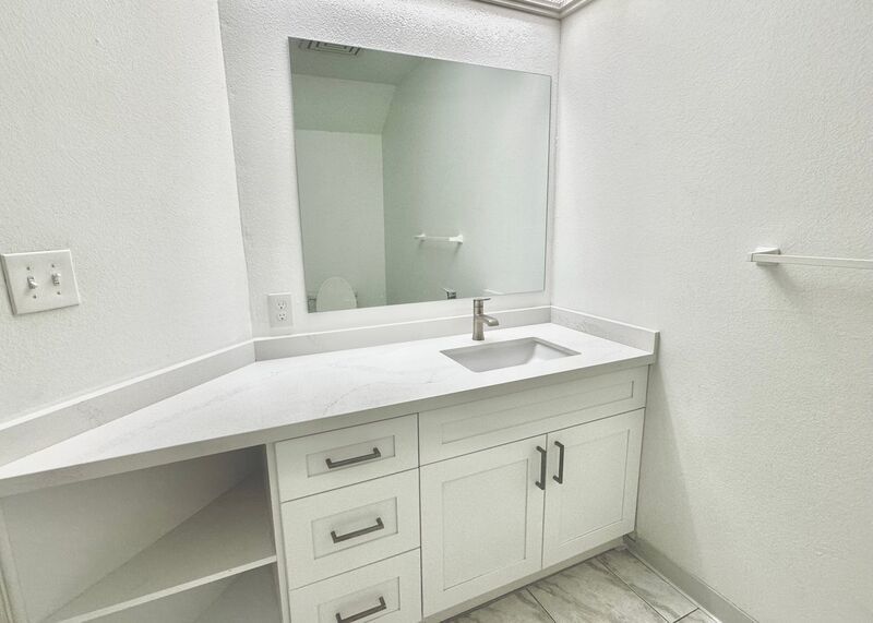 SPACIOUS 3 BEDROOM 2.5 BATH HOME IN KAIMUKI W/2 CAR GARAGE property image