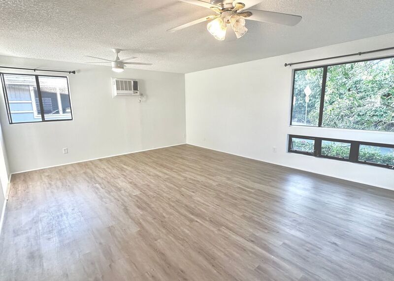 SPACIOUS 3 BEDROOM 2.5 BATH HOME IN KAIMUKI W/2 CAR GARAGE property image