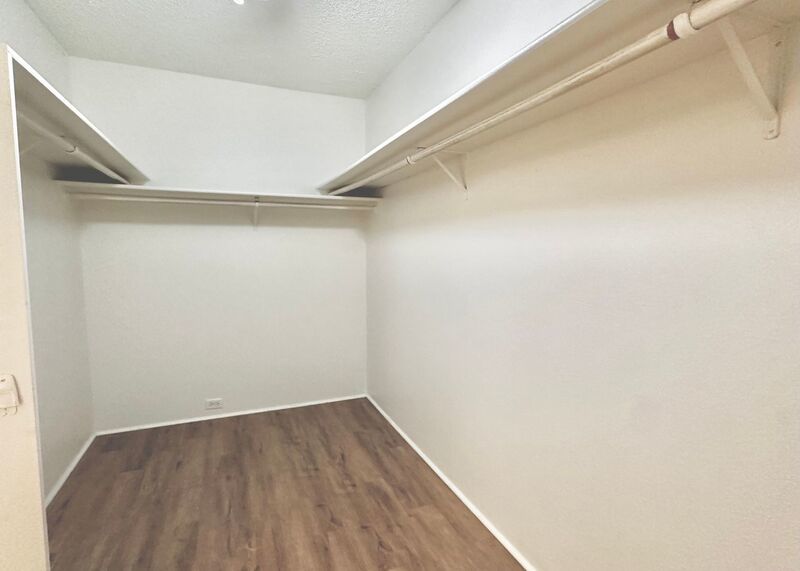 SPACIOUS 3 BEDROOM 2.5 BATH HOME IN KAIMUKI W/2 CAR GARAGE property image