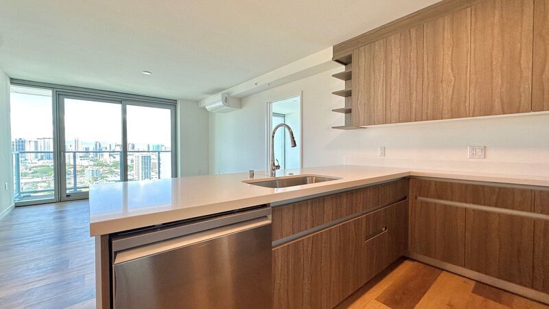 BRAND NEW 2 BED/2 BATH/2 PRKG with LANAI & W/D IN THE PARK ON KEEAUMOKU (Ala Moana) property image