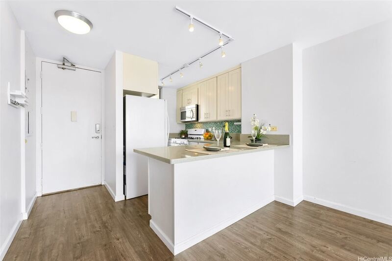 Views of Waikiki - 2 Bed/1 Bath Located in the Plumeria Hale (Kapiolani) Available NOW! property image