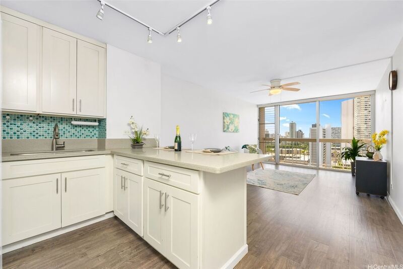 Views of Waikiki - 2 Bed/1 Bath Located in the Plumeria Hale (Kapiolani) Available NOW! property image