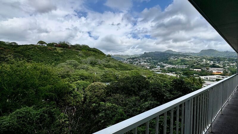 Spacious 1 BED/1 BATH/1 Assigned Parking with LANAI in 1013 Prospect (Punchbowl) property image