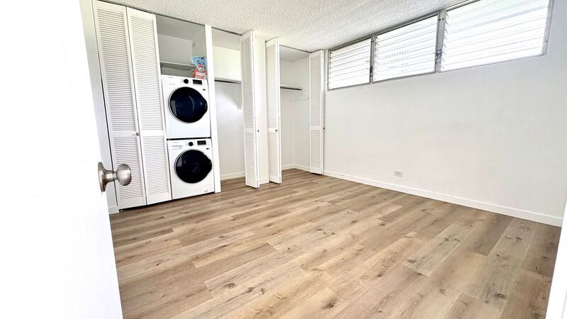 Spacious 1 BED/1 BATH/1 Assigned Parking with LANAI in 1013 Prospect (Punchbowl) property image