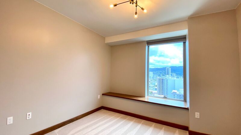 Lowest Priced 2-Bed Unit in ONE Ala Moana!!! PENTHOUSE 2 BED/2BATH with Ocean & Mountain Views! property image