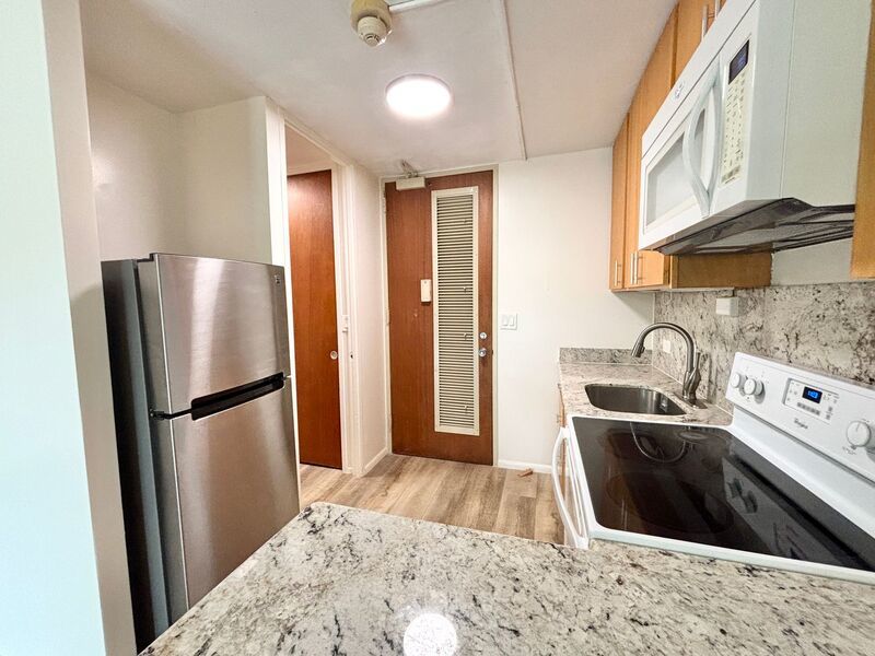 Queen Emma Gardens – Prince Tower | Studio | 1 Bath | 1 Assigned Parking property image