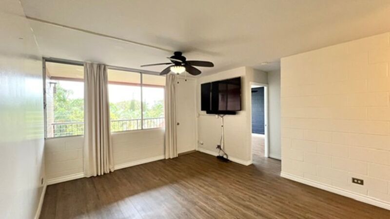 AVAILABLE NOW! Spacious 3-Bedroom, 2-Bath Corner-end Split-level Unit in Kaneohe with 1 Assigned Parking Stall property image