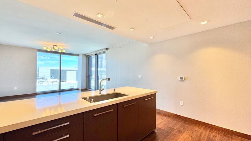 Lowest Priced 2-Bed Unit in ONE Ala Moana!!! PENTHOUSE 2 BED/2BATH with Ocean & Mountain Views! property image