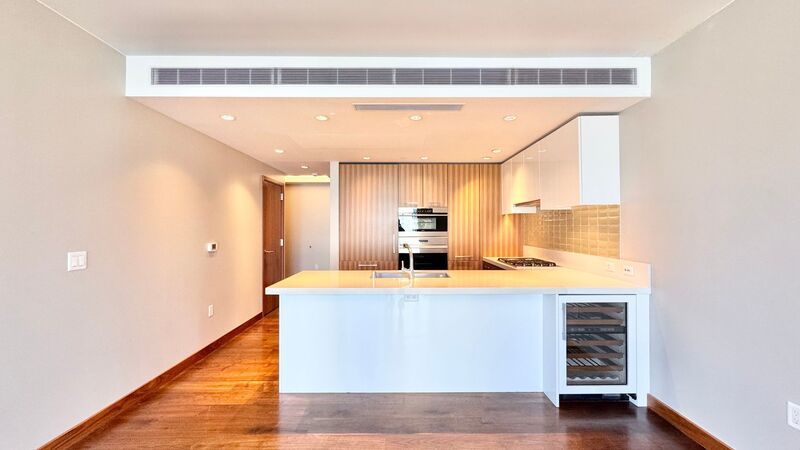 Lowest Priced 2-Bed Unit in ONE Ala Moana!!! PENTHOUSE 2 BED/2BATH with Ocean & Mountain Views! property image