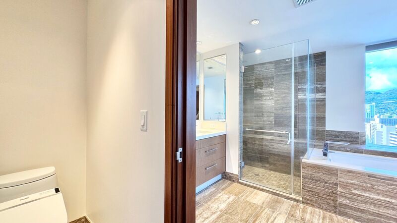 Lowest Priced 2-Bed Unit in ONE Ala Moana!!! PENTHOUSE 2 BED/2BATH with Ocean & Mountain Views! property image