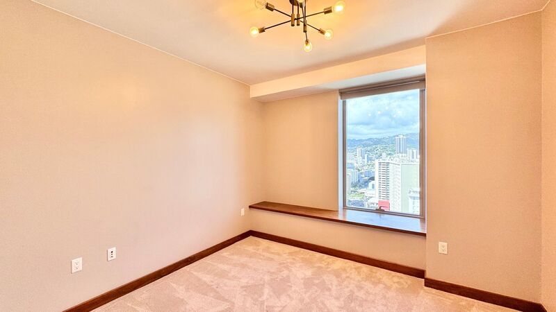 Lowest Priced 2-Bed Unit in ONE Ala Moana!!! PENTHOUSE 2 BED/2BATH with Ocean & Mountain Views! property image