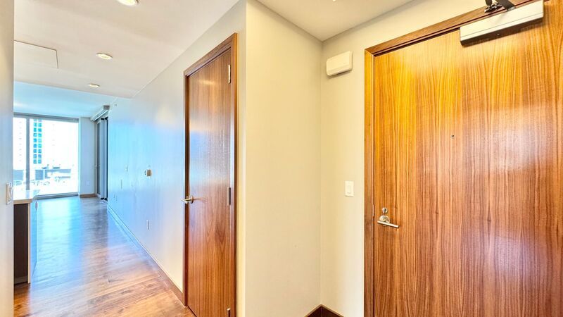 Lowest Priced 2-Bed Unit in ONE Ala Moana!!! PENTHOUSE 2 BED/2BATH with Ocean & Mountain Views! property image