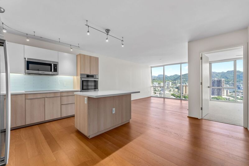 Available NOW - Highly Desired 1 BED 1 BATH in Kaakaako property image
