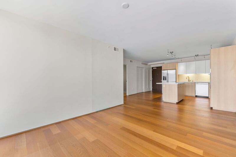 Available NOW - Highly Desired 1 BED 1 BATH in Kaakaako property image