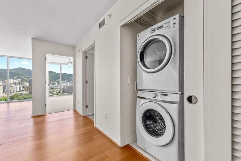 Available NOW - Highly Desired 1 BED 1 BATH in Kaakaako property image
