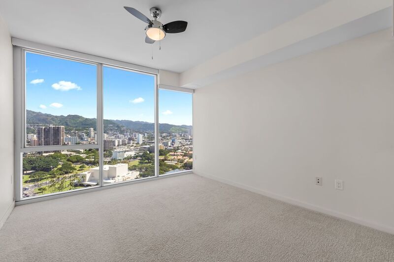 Available NOW - Highly Desired 1 BED 1 BATH in Kaakaako property image
