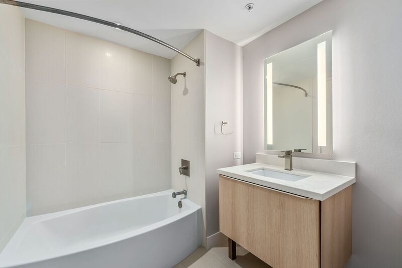 Available NOW - Highly Desired 1 BED 1 BATH in Kaakaako property image