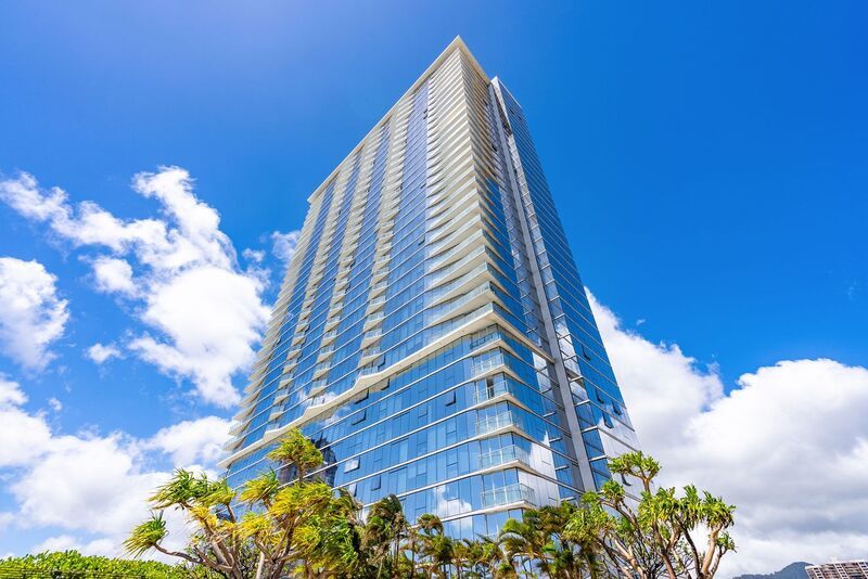 Available NOW - Highly Desired 1 BED 1 BATH in Kaakaako property image
