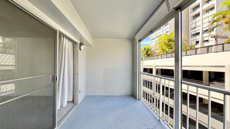 SPACIOUS STUDIO w/ LANAI & Washer/Dryer INSIDE unit - AVAILABLE NOW in MAKIKI - Conveniently Located! property image