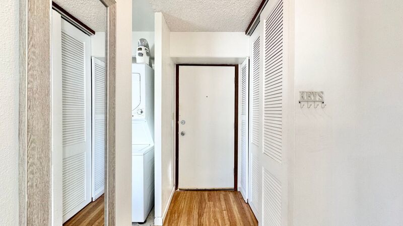 SPACIOUS STUDIO w/ LANAI & Washer/Dryer INSIDE unit - AVAILABLE NOW in MAKIKI - Conveniently Located! property image