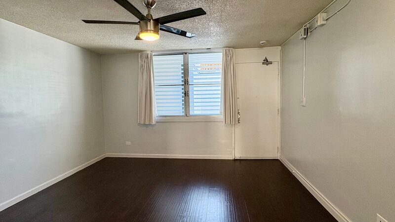 Available Now! 1BD / 1BA with 1 Covered & Assigned Parking Stall on Rycroft Street!! property image